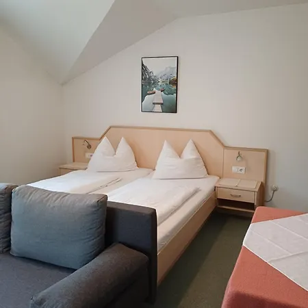 Haus Zur Linde Konukevi 3*