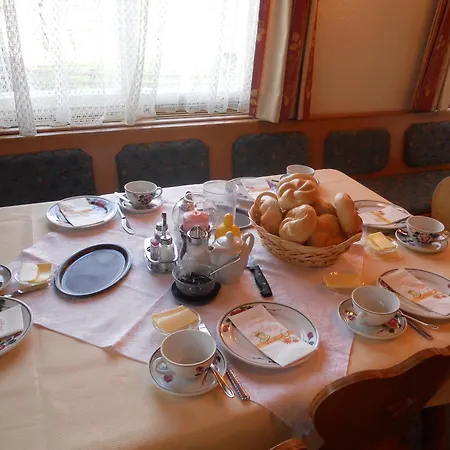 Haus Zur Linde Konukevi 3*